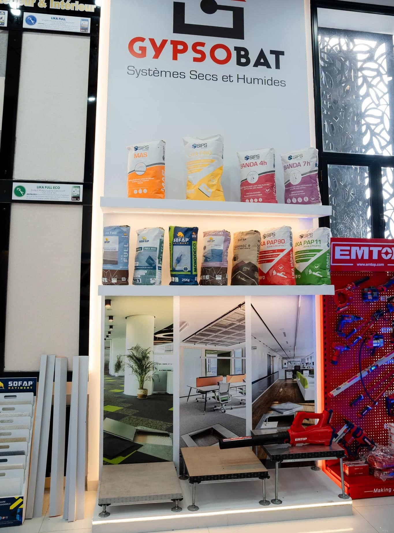 Espace Gypsobat du showroom CSCD : enduits, plaques et faux plafonds