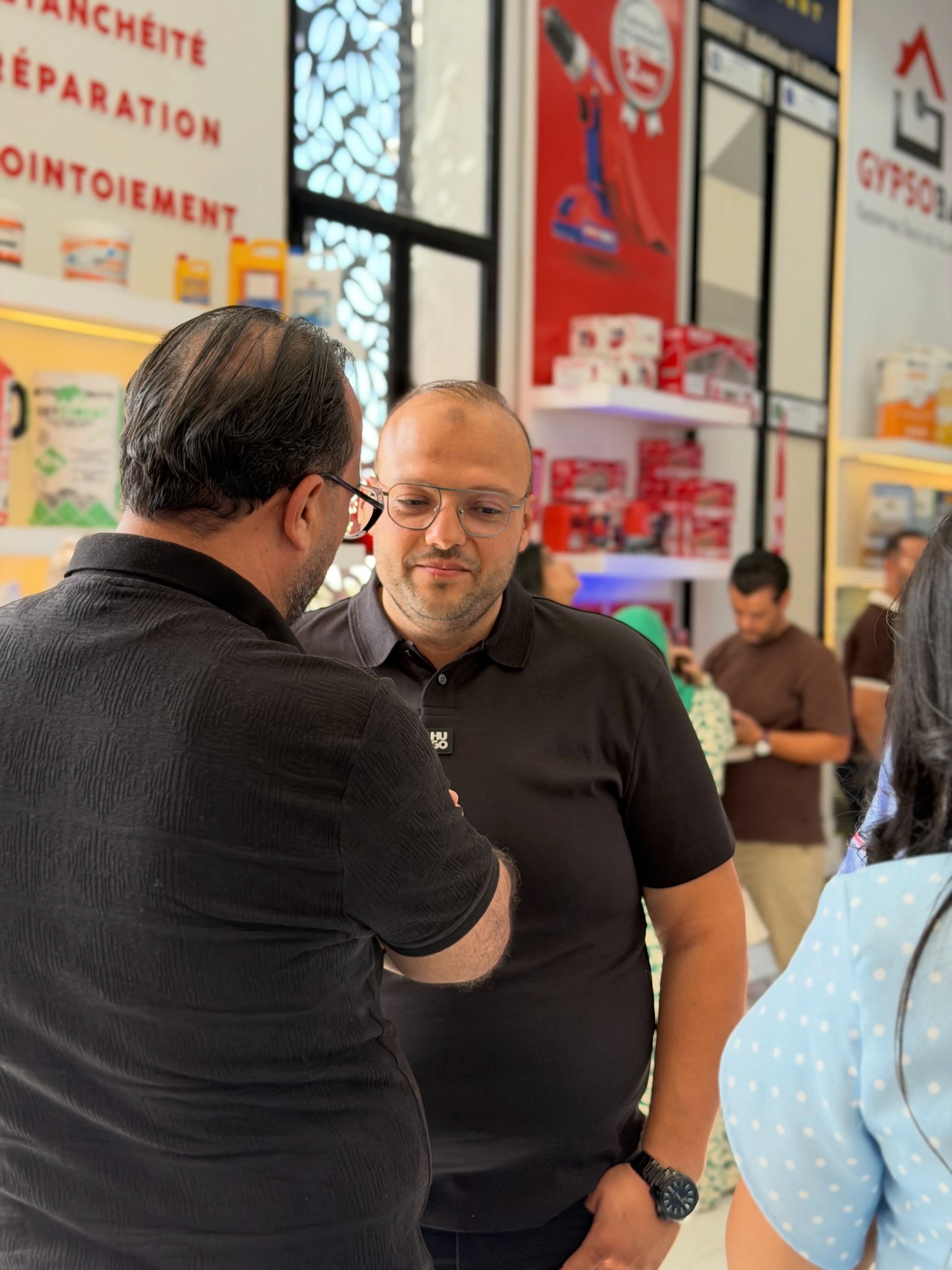 Accueil des clients dans le magasin CSCD